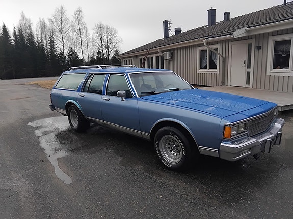 Chevrolet Caprice 4 of 16
