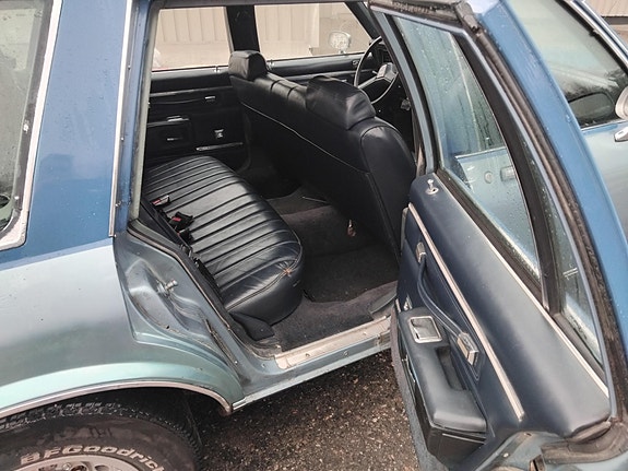 Chevrolet Caprice 13 of 16