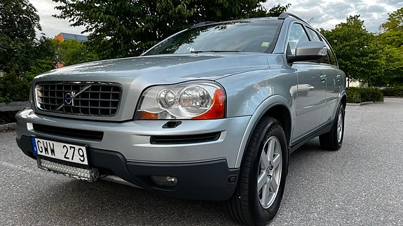 Volvo XC90 2 of 5