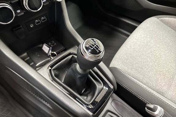 Renault Clio 11 of 19