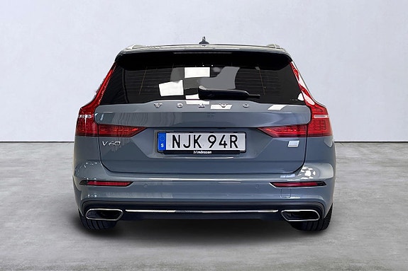 Volvo V60 4 of 5