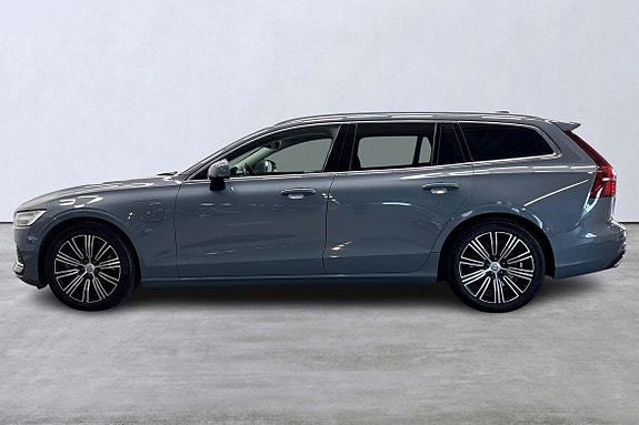 Volvo V60 2 of 5