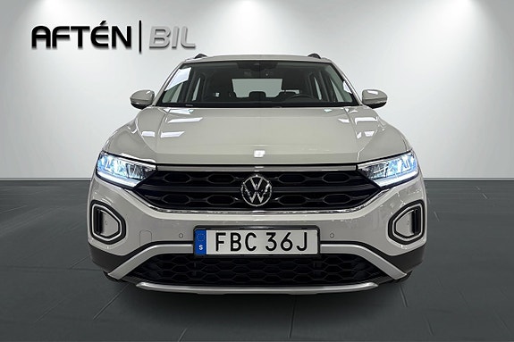 Volkswagen T-Roc 3 of 5