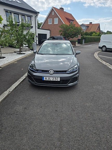 Volkswagen Golf VII 4 of 5