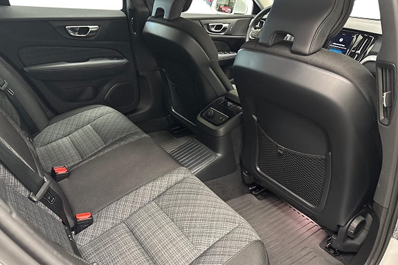 Volvo V60 14 of 23