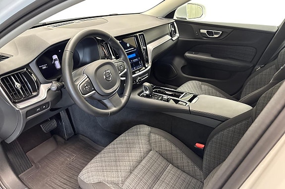 Volvo V60 8 of 23