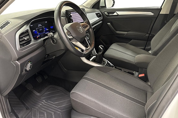Volkswagen T-Roc 15 of 23