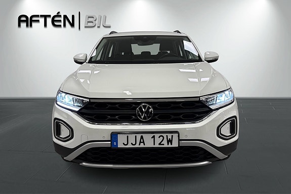 Volkswagen T-Roc 3 of 5