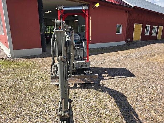 Takeuchi TB 015 6 of 22