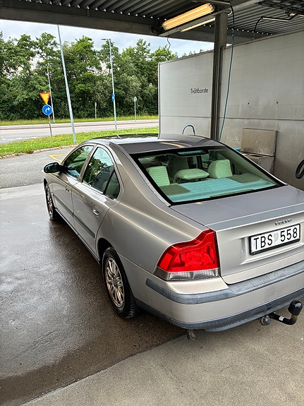 Volvo S60 3 of 5