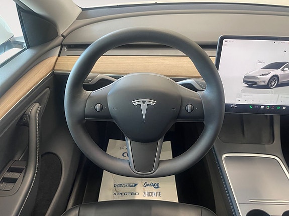 Tesla Model Y 13 of 23