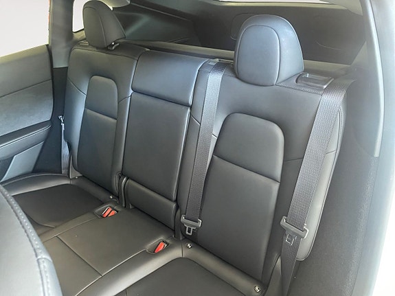 Tesla Model Y 14 of 23
