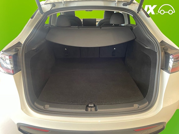 Tesla Model Y 16 of 23