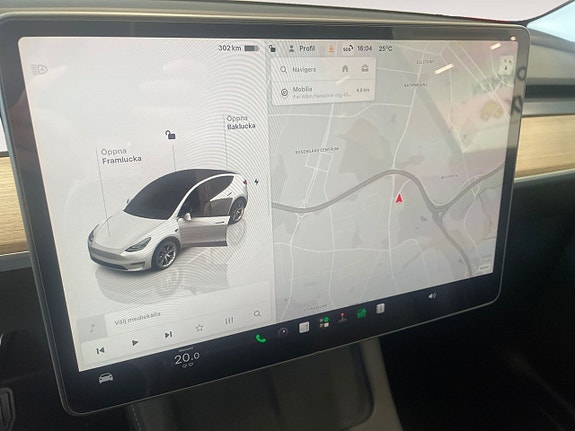 Tesla Model Y 18 of 23