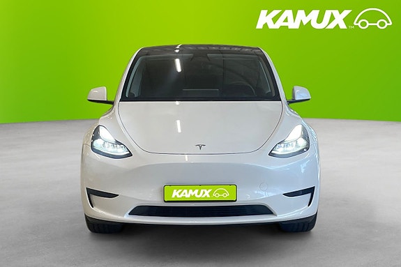 Tesla Model Y 6 of 23