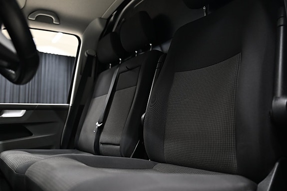 Volkswagen Transporter 26 of 28