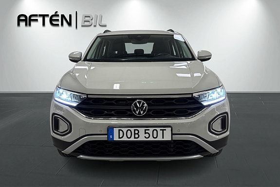 Volkswagen T-Roc 3 of 5