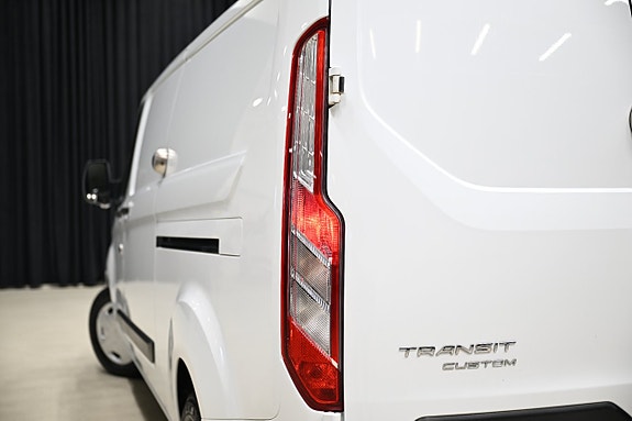 Ford Transit Custom 18 of 30