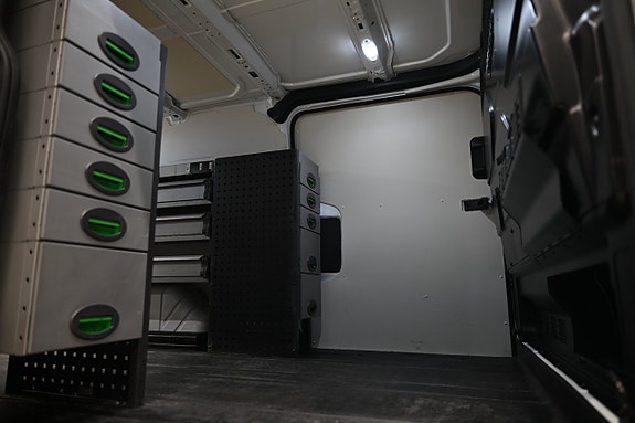 Ford Transit Custom 21 of 30
