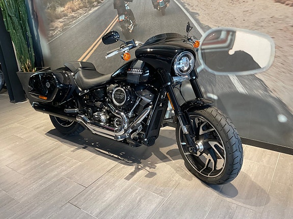 Harley-Davidson SportGlide 3 of 10