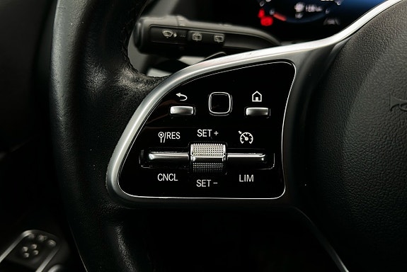 Mercedes-Benz GLA250 e 23 of 24