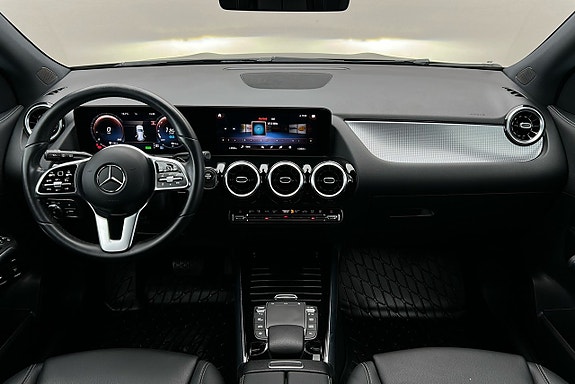 Mercedes-Benz GLA250 e 6 of 24