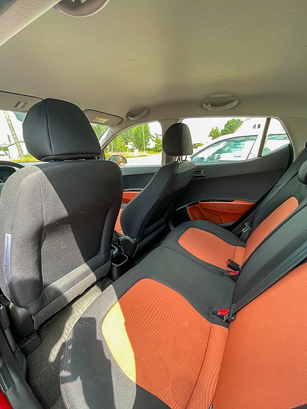Hyundai i10 4 of 5
