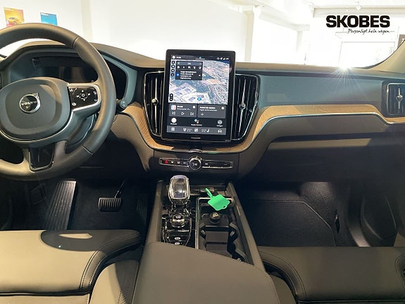 Volvo XC60 13 of 20