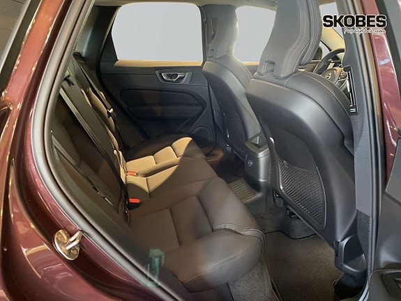 Volvo XC60 11 of 20