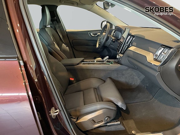 Volvo XC60 12 of 20
