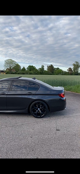 BMW 530d 3 of 5