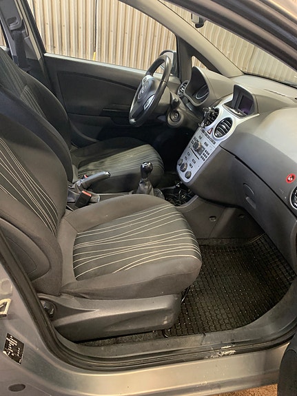 Opel Corsa 8 of 12