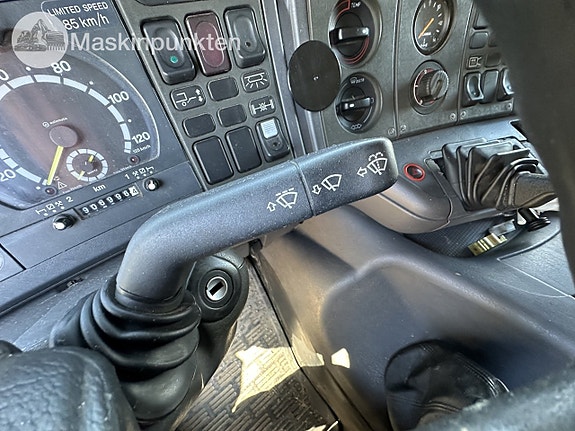 Scania p94d skåpbil 21 of 27