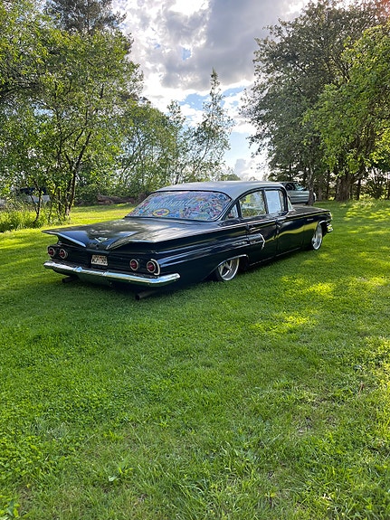 Chevrolet Biscayne 2 of 5