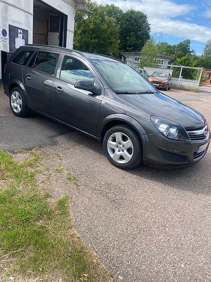 Opel Astra 2 of 5