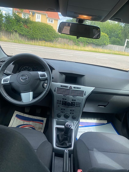 Opel Astra 4 of 5
