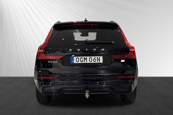 Volvo XC60 2 of 8