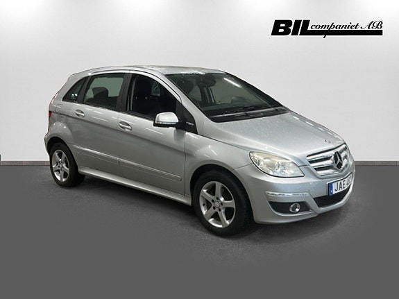 Mercedes-Benz B180 3 of 5