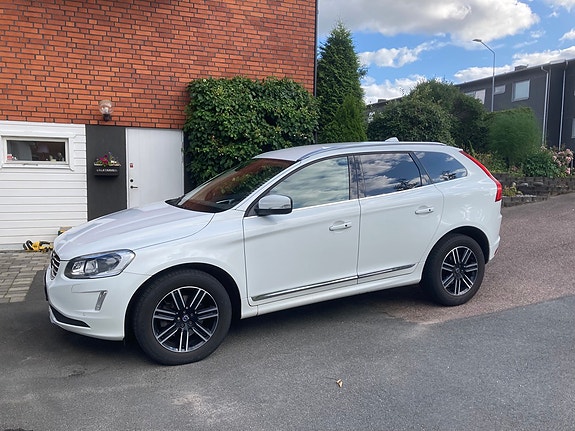Volvo XC60 3 of 5