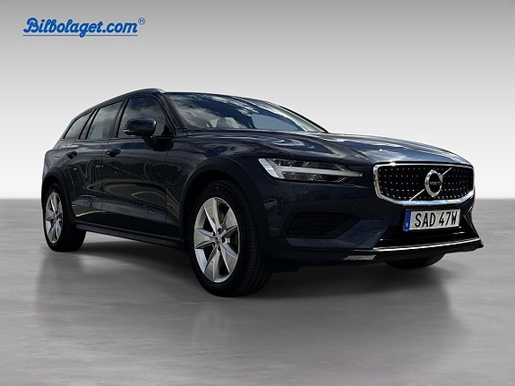 Volvo V60 Cross Country 3 of 19