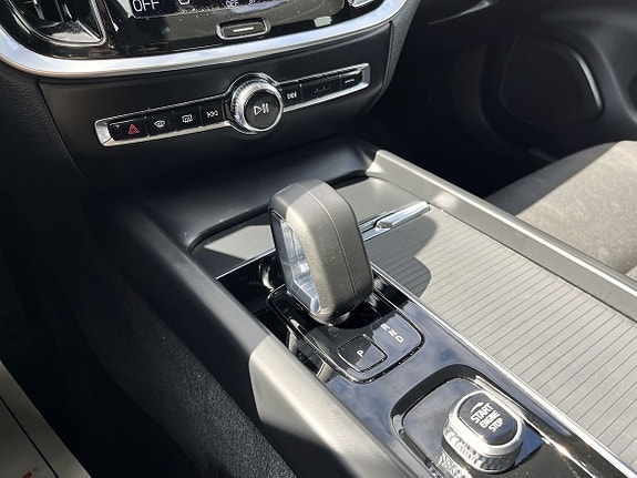 Volvo V60 Cross Country 18 of 19