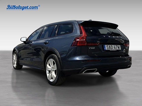 Volvo V60 Cross Country 7 of 19