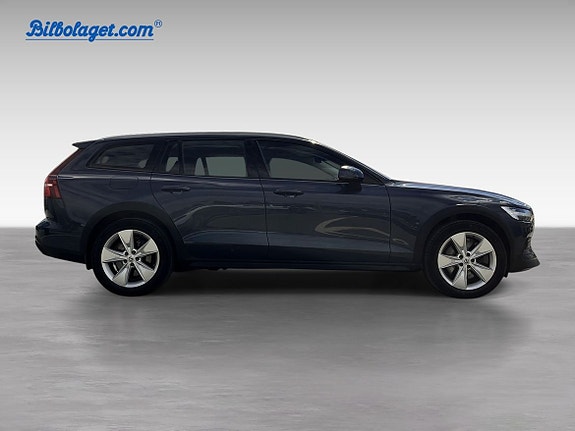Volvo V60 Cross Country 4 of 19