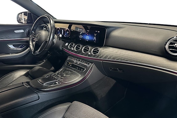 Mercedes-Benz E220 9 of 25