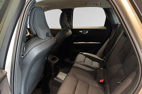 Volvo XC60 7 of 10