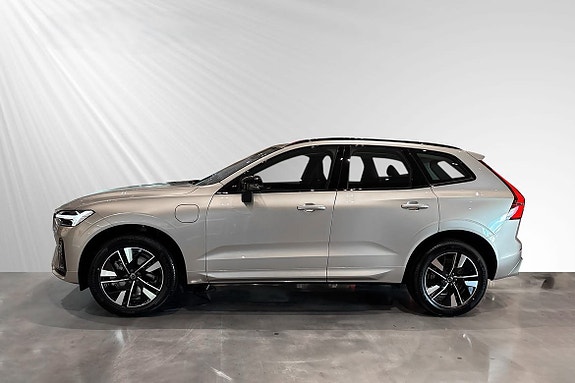 Volvo XC60 2 of 5