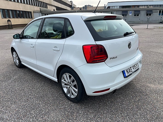Volkswagen Polo 3 of 5