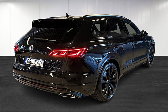 Volkswagen Touareg 3 of 5