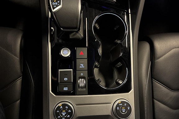 Volkswagen Touareg 21 of 24