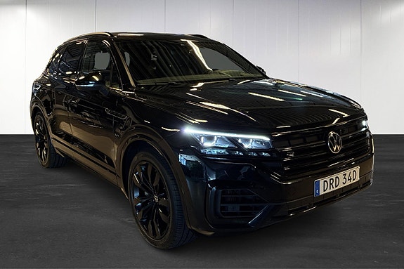 Volkswagen Touareg 2 of 5